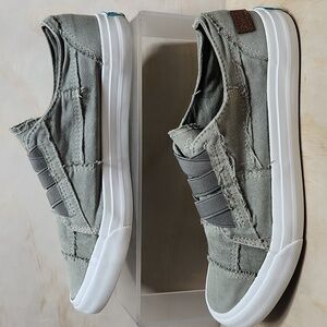 Blowfish Malibu Women Green White Slip-On Sneakers Cavas Shoes